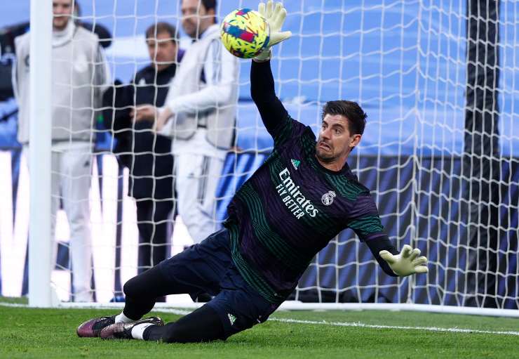 Courtois riempie d'oro Hamilton