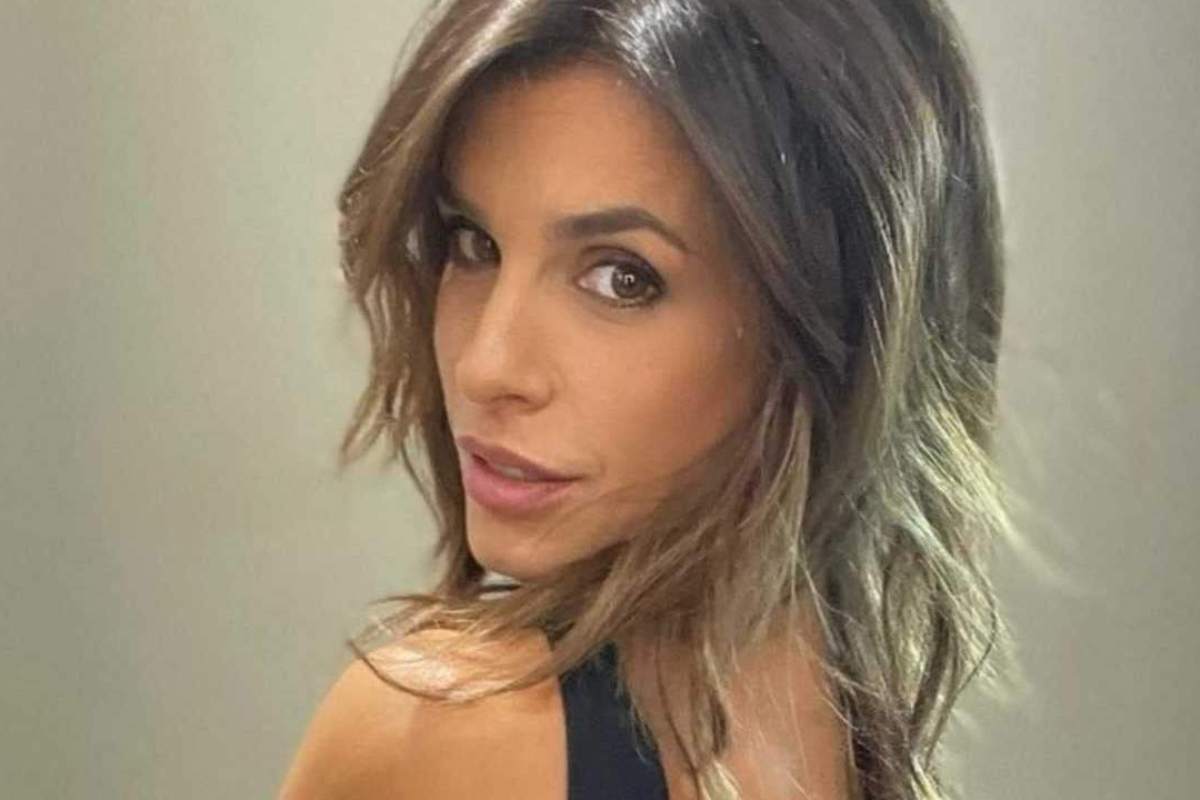 Elisabetta Canalis giacca aperta ombelico