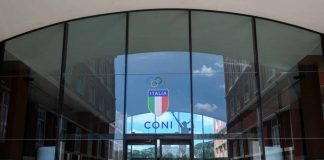 Un dirigente si scaglia contro la politica
