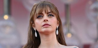Annalisa fa girare la testa: trasparenze esagerate