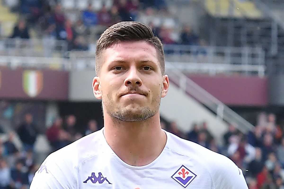Luka Jovic, la Fiorentina lo offre al Milan