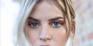 Sara Croce Madre Natura foto Instagram scollatura minigonna