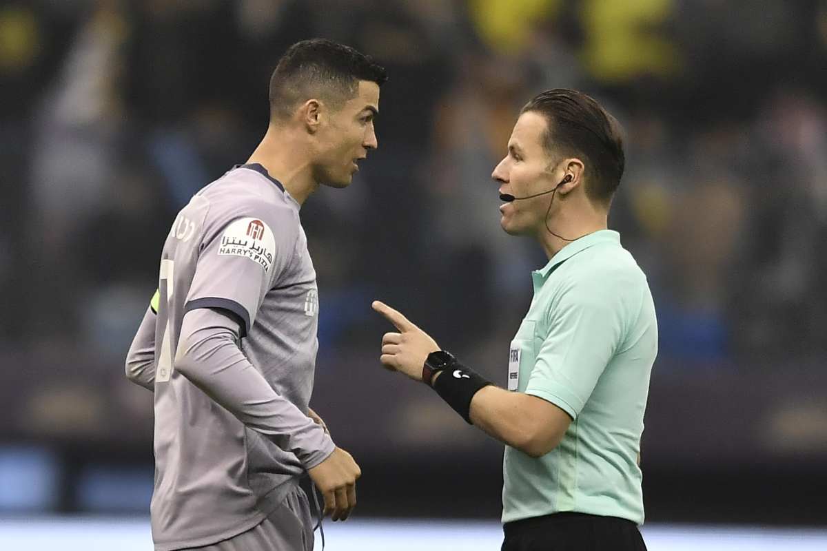 cristiano ronaldo contro l'arbitro