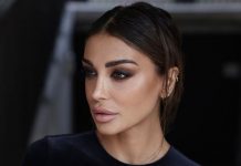 Cristina Buccino Parigi vestito bucato scollatura