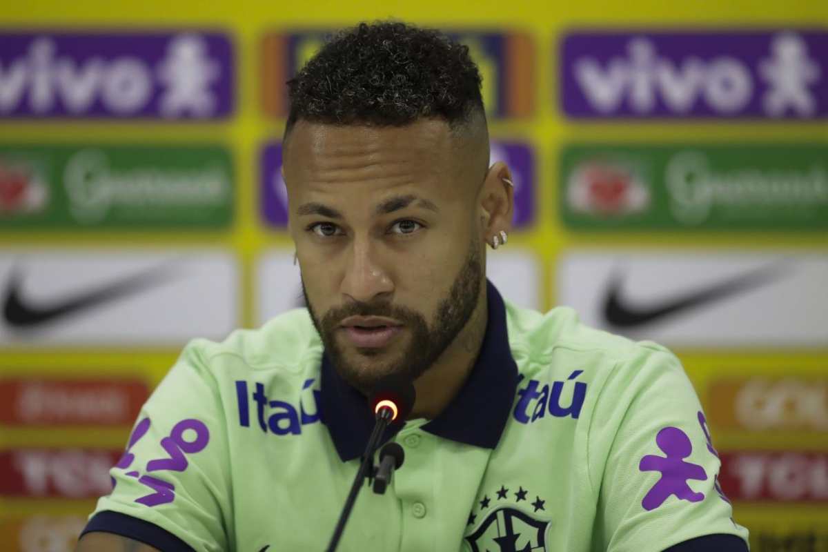 Neymar vincita poker ma in mutande