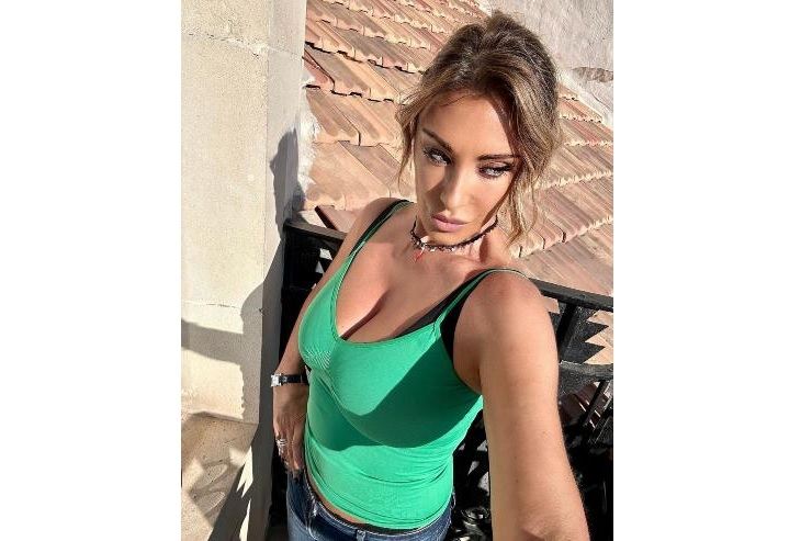 Sabrina Salerno selfie esplosivo scollatura