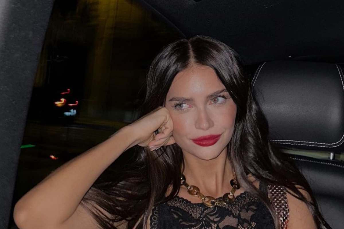 Zaira Nara Parigi vestito trasparente zoom