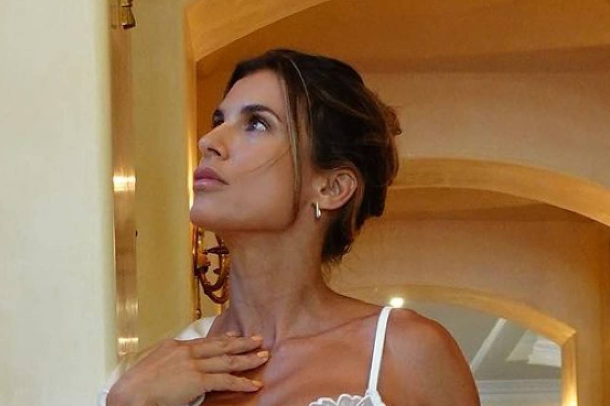 Elisabetta Canalis, trasparenze intime: Instagram va in tilt