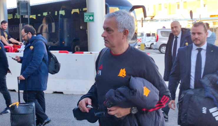 Mourinho è tentato da una maxi offerta dall'estero