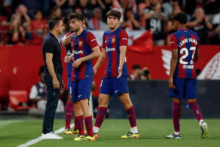 Xavi in campo con la squadra 